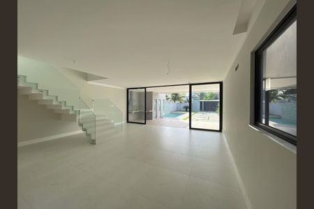 Casa à venda com 5 quartos, 380m² em Barra da Tijuca, Rio de Janeiro
