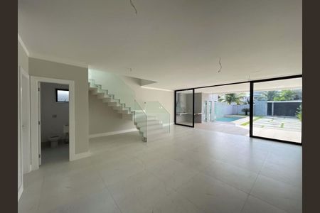 Casa à venda com 5 quartos, 380m² em Barra da Tijuca, Rio de Janeiro