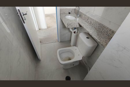 Casa de condomínio à venda com 52m², 2 quartos e sem vagaBanheiro