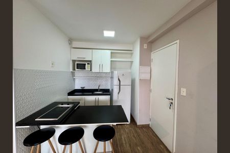 Cozinha de apartamento para alugar com 1 quarto, 37m² em Campo Belo, São Paulo