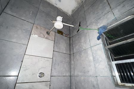 Banheiro de casa para alugar com 2 quartos, 70m² em Vila Alzira, Guarulhos