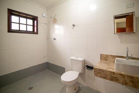 Casa de condomínio para alugar com 175m², 3 quartos e 3 vagas Casa de condomínio para alugar com 175m², 3 quartos e 3 vagasBanheiro da Suíte 1