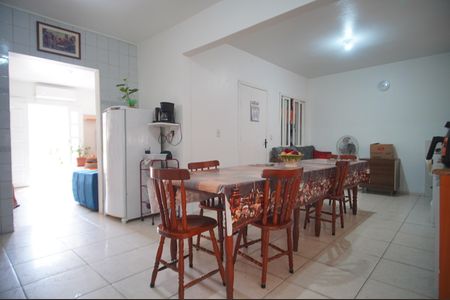 Casa à venda com 140m², 2 quartos e 2 vagasCozinha 2