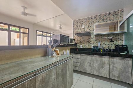 Apartamento para alugar com 125m², 2 quartos e 2 vagascozinha 