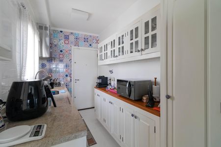 Apartamento à venda com 100m², 3 quartos e 2 vagas Apartamento à venda com 100m², 3 quartos e 2 vagasCozinha