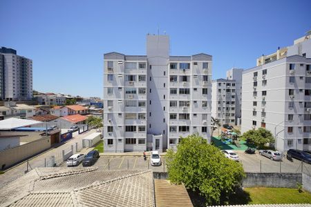 Apartamento para alugar com 76m², 2 quartos e 1 vagaVaranda - Vista