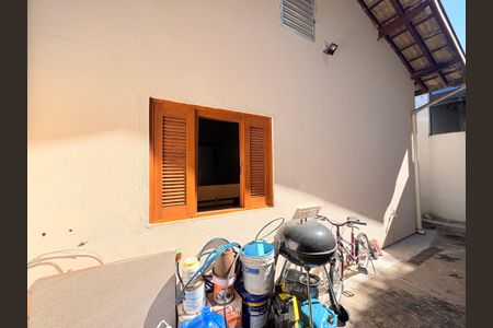 Casa de condomínio à venda com 84m², 3 quartos e 2 vagasQuintal