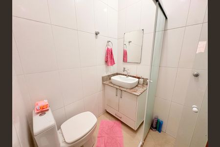Casa de condomínio à venda com 84m², 3 quartos e 2 vagasBanheiro da Suíte