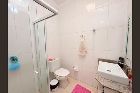 Casa de condomínio à venda com 84m², 3 quartos e 2 vagasBanheiro Social