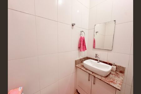 Casa de condomínio à venda com 84m², 3 quartos e 2 vagasBanheiro da Suíte