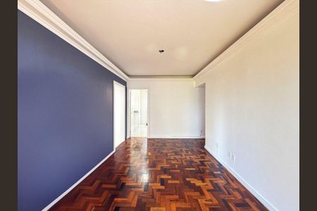 Sala  de apartamento para alugar com 2 quartos, 65m² em Passo d’Areia, Porto Alegre