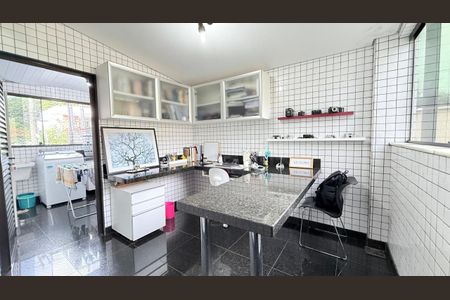 Apartamento à venda com 206m², 3 quartos e 2 vagasCozinha