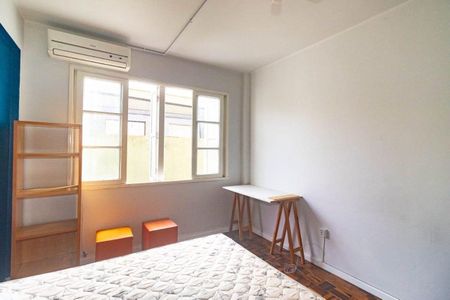 Quarto  de apartamento para alugar com 1 quarto, 36m² em Floresta, Porto Alegre