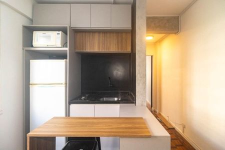 Cozinha  de apartamento para alugar com 1 quarto, 36m² em Floresta, Porto Alegre