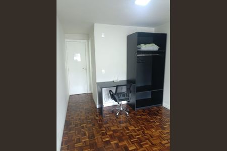 Quarto de kitnet/studio para alugar com 1 quarto, 30m² em Centro, Curitiba