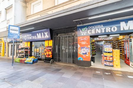 Apartamento à venda com 100m², 2 quartos e sem vagaFachada