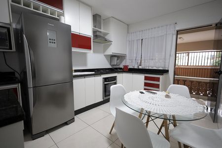 Casa para alugar com 132m², 2 quartos e 2 vagasCozinha