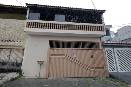 Casa para alugar com 132m², 2 quartos e 2 vagasFachada
