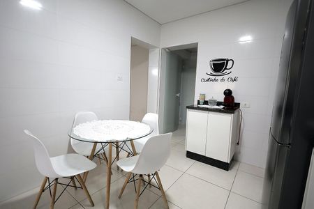 Casa para alugar com 132m², 2 quartos e 2 vagasCozinha