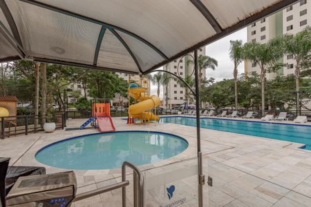 Apartamento à venda com 65m², 3 quartos e 1 vaga Apartamento à venda com 65m², 3 quartos e 1 vagaPiscina