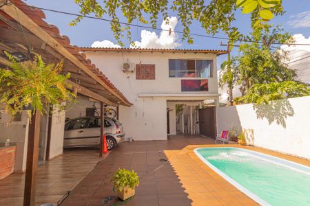 Fachada de casa à venda com 6 quartos, 290m² em Rio Branco, Canoas
