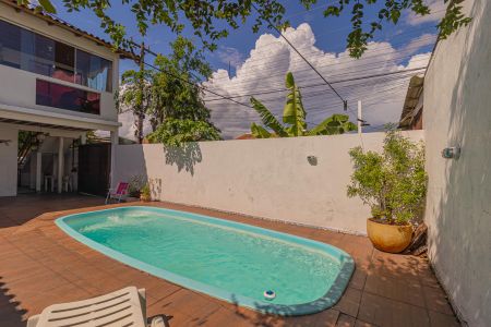 Casa à venda com 290m², 6 quartos e 4 vagasPiscina