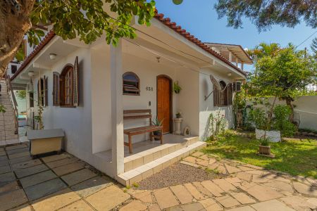 Casa à venda com 290m², 6 quartos e 4 vagasFachada