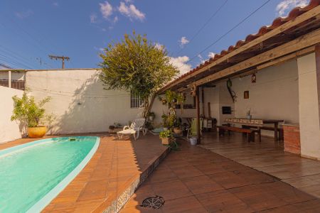 Casa à venda com 290m², 6 quartos e 4 vagasÁrea externa