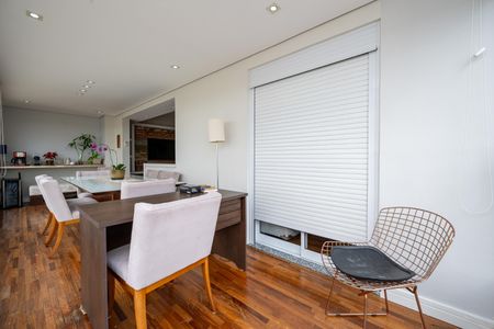 Apartamento à venda com 102m², 3 quartos e 2 vagas Apartamento à venda com 102m², 3 quartos e 2 vagasSacada