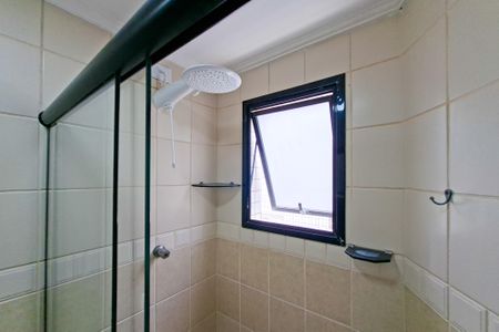 Apartamento para alugar com 90m², 2 quartos e 1 vaga Apartamento para alugar com 90m², 2 quartos e 1 vagaBanheiro da Suíte