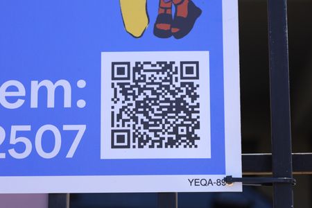 Apartamento para alugar com 45m², 2 quartos e 1 vagaPlaca instalada no portão do condomínio - Código da placa: YEQA-89