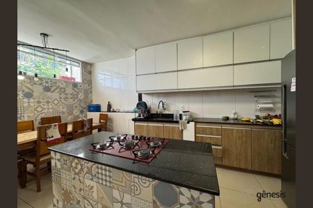 Casa à venda com 4 quartos, 301m² em Salgado Filho, Belo Horizonte