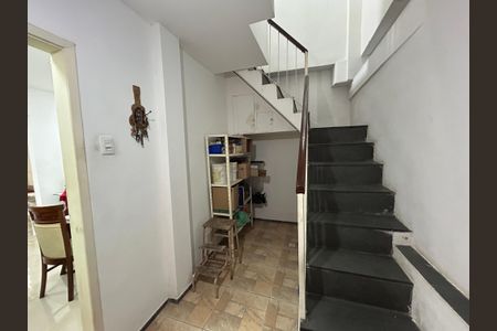 Escada de casa para alugar com 3 quartos, 220m² em Praça Seca, Rio de Janeiro