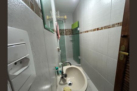 Casa para alugar com 220m², 3 quartos e 2 vagasBanheiro Social