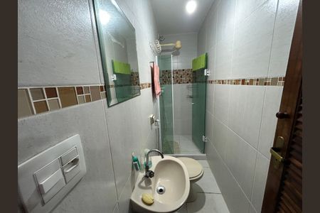 Casa para alugar com 220m², 3 quartos e 2 vagasBanheiro Social