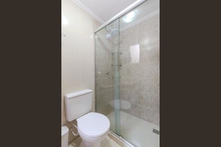 Banheiro de apartamento para alugar com 1 quarto, 35m² em Vila Nova, Porto Alegre