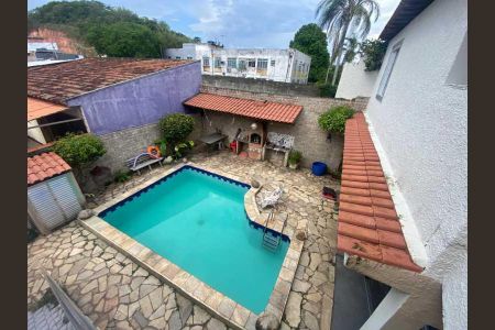 Casa à venda com 360m², 3 quartos e 4 vagas