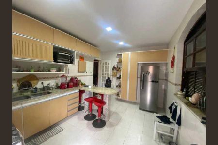 Casa à venda com 360m², 3 quartos e 4 vagas