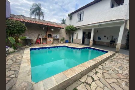 Casa à venda com 360m², 3 quartos e 4 vagas