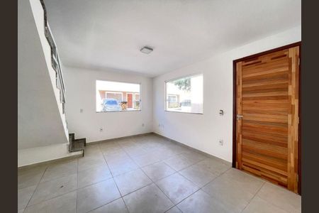 Casa à venda com 2 quartos, 75m² em Engenho do Mato, Niterói