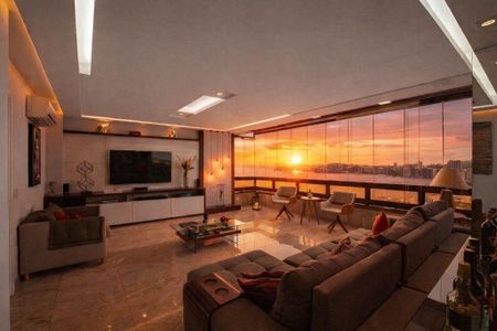 Apartamento à venda com 4 quartos, 192m² em Icaraí, Niterói