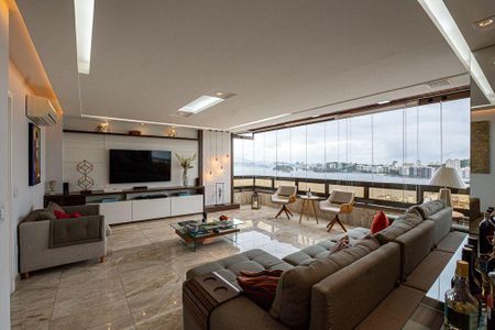 Apartamento à venda com 4 quartos, 192m² em Icaraí, Niterói