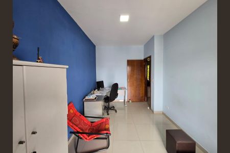 Casa à venda com 400m², 3 quartos e 4 vagasQuarto 02 Com varanda 