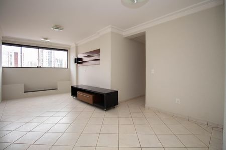 Sala de apartamento para alugar com 3 quartos, 84m² em Q 204, Brasília