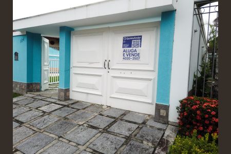 Casa de condomínio à venda com 600m², 4 quartos e 5 vagasFachada