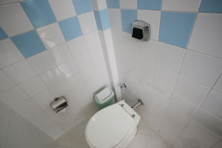 Casa de condomínio à venda com 600m², 4 quartos e 5 vagasBanheiro da Sauna