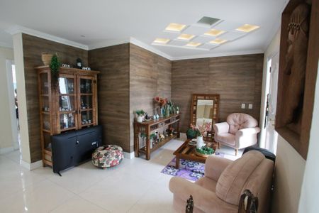 Casa de condomínio à venda com 600m², 4 quartos e 5 vagasSala de chá