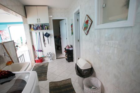 Casa de condomínio à venda com 600m², 4 quartos e 5 vagasÁrea de Serviço