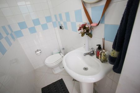 Casa de condomínio à venda com 600m², 4 quartos e 5 vagasBanheiro da Sauna