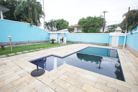 Casa de condomínio à venda com 600m², 4 quartos e 5 vagasPiscina